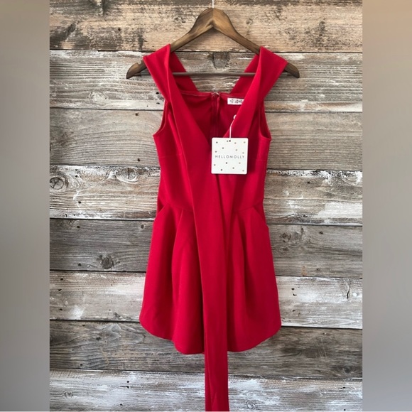 HELLO MOLLY-NEW Peak Hour Red
Romper NEW - Picture 3 of 7